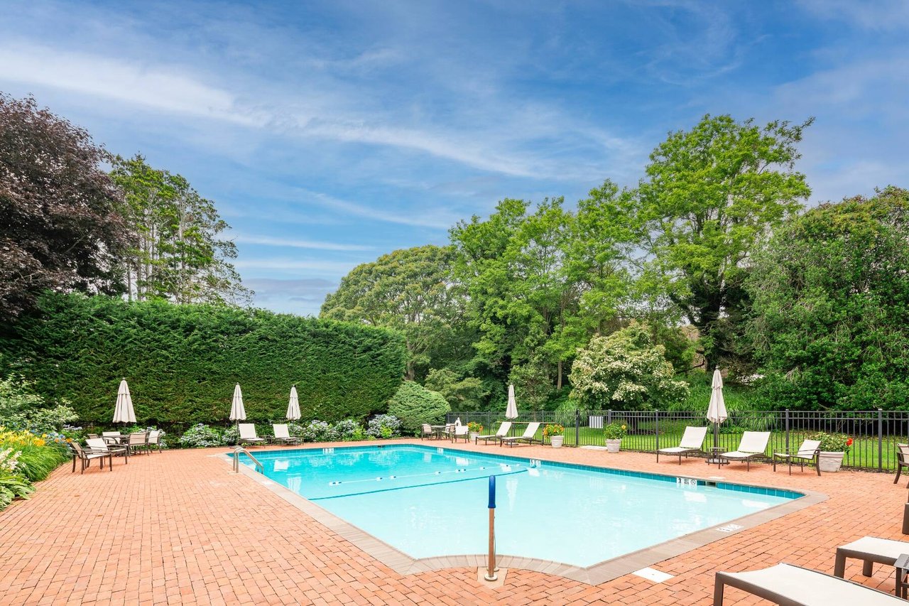 514 Pantigo Rd Unit 5