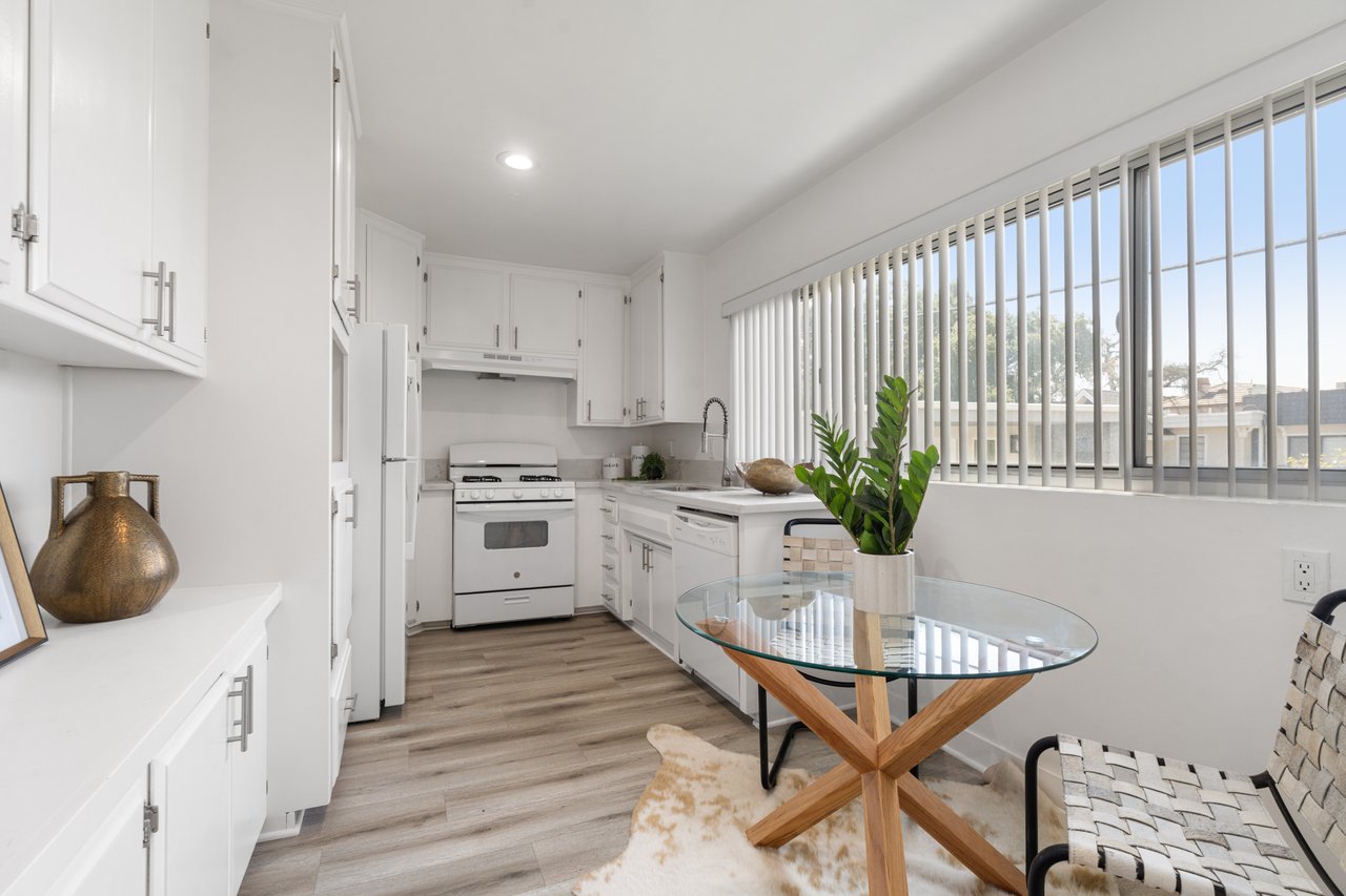 400 S Los Robles Avenue #209