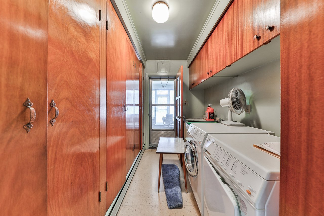 293 River Side Drive