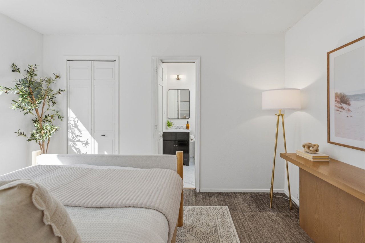 423 Waller St #8