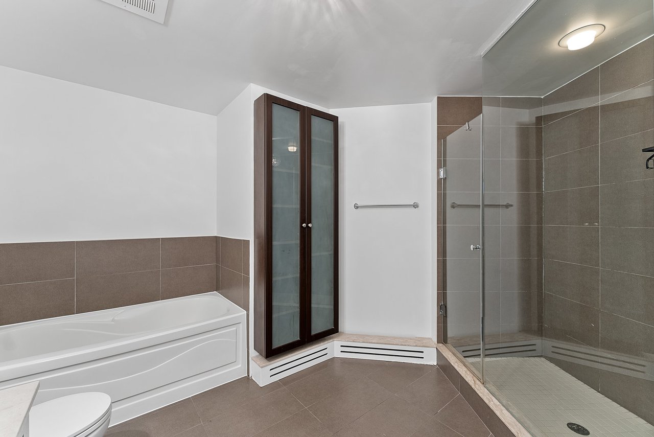 2191 Yonge Street Unit: L7