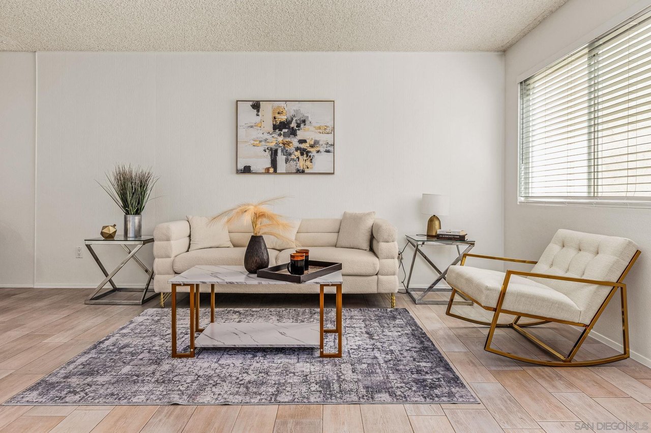 7779 Camino Glorita San Diego, CA 92122