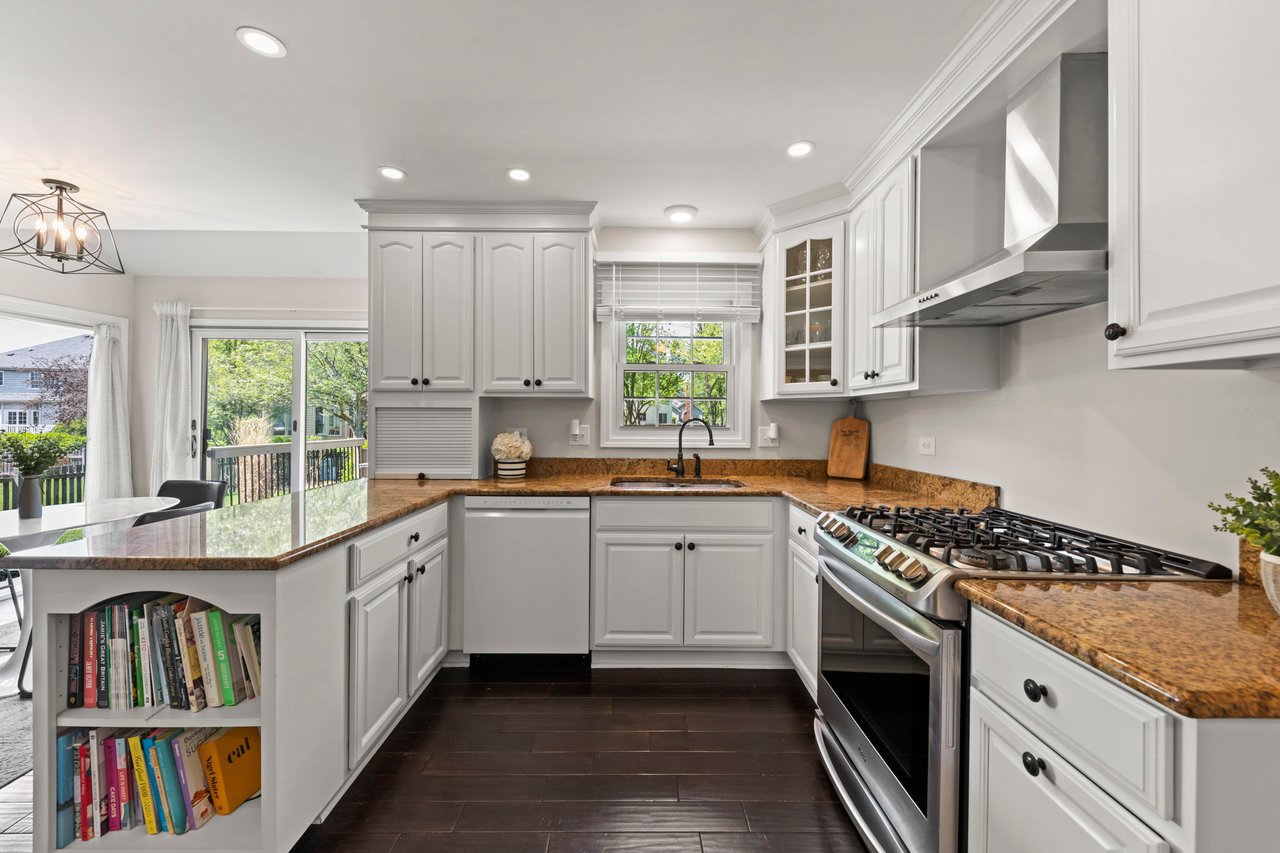 2689 Fox River Ln