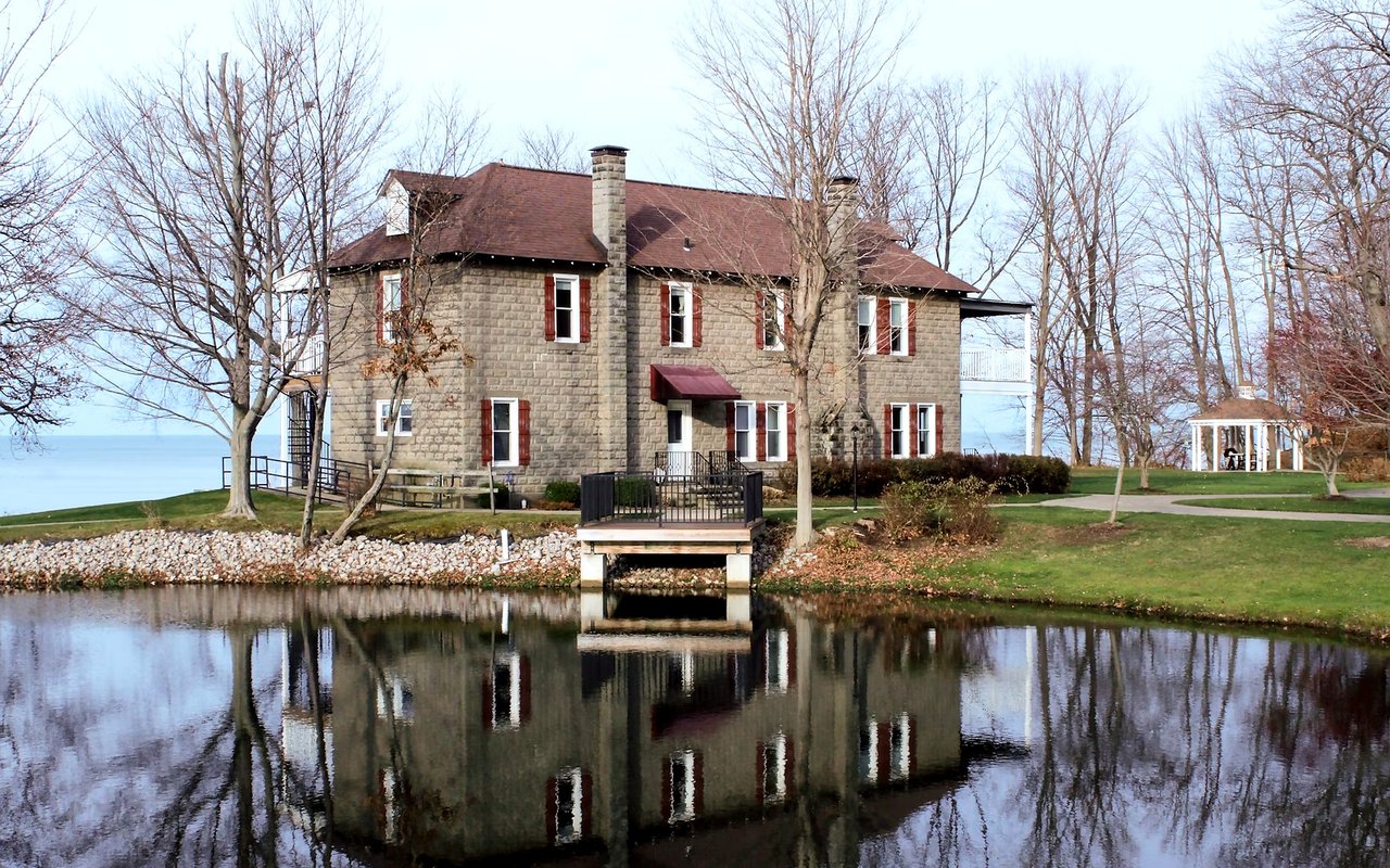 Waterfront and Lakefront Luxury Properties in and around Ann Arbor