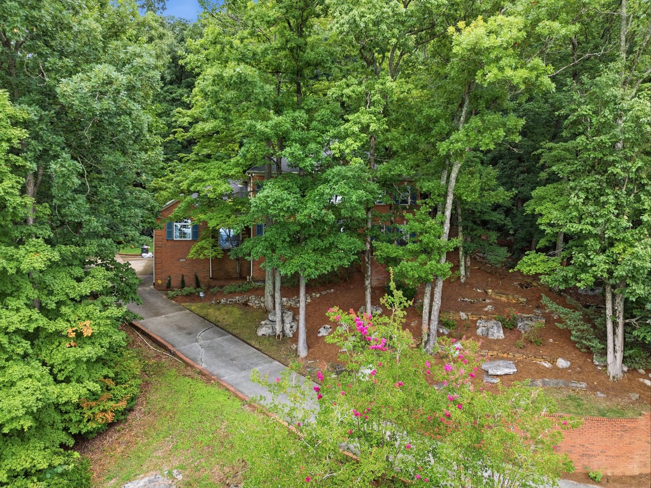 Where Luxury Meets the View on Monte Sano