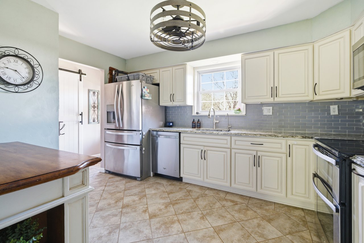 2401 Tudor Court