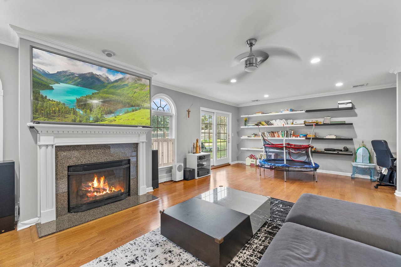 200 Hillside Ave, River Edge, NJ 07661