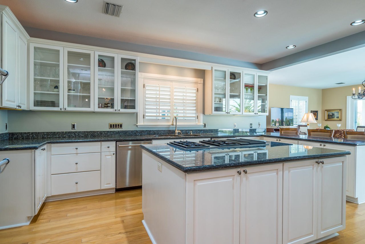 1329 Vista Dr