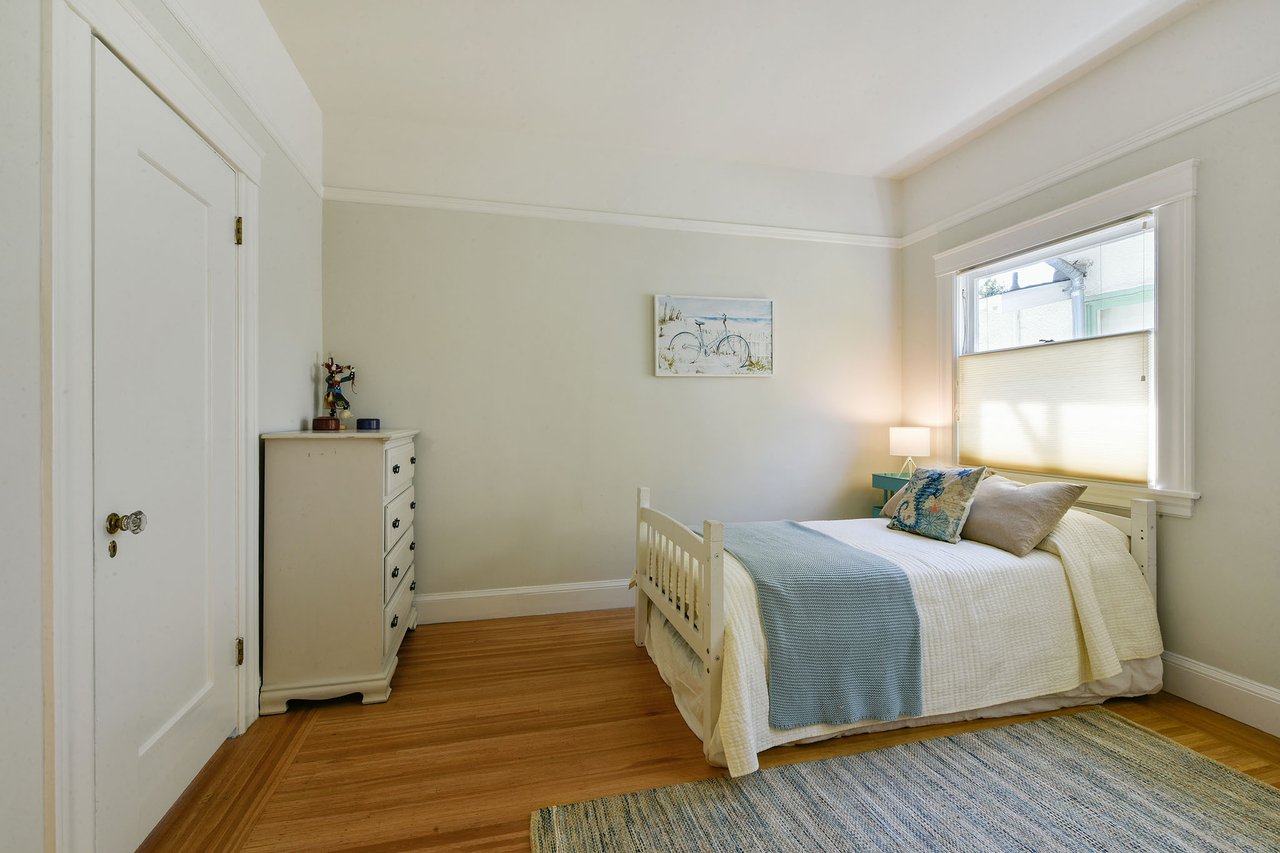 811 Santa Clara Ave