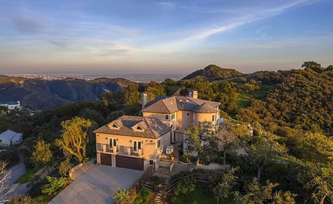 Grandeur House