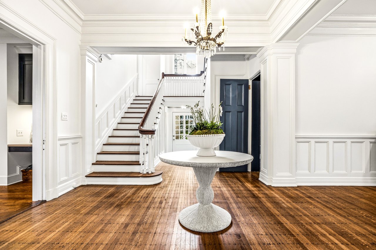 794 Springdale Road NE