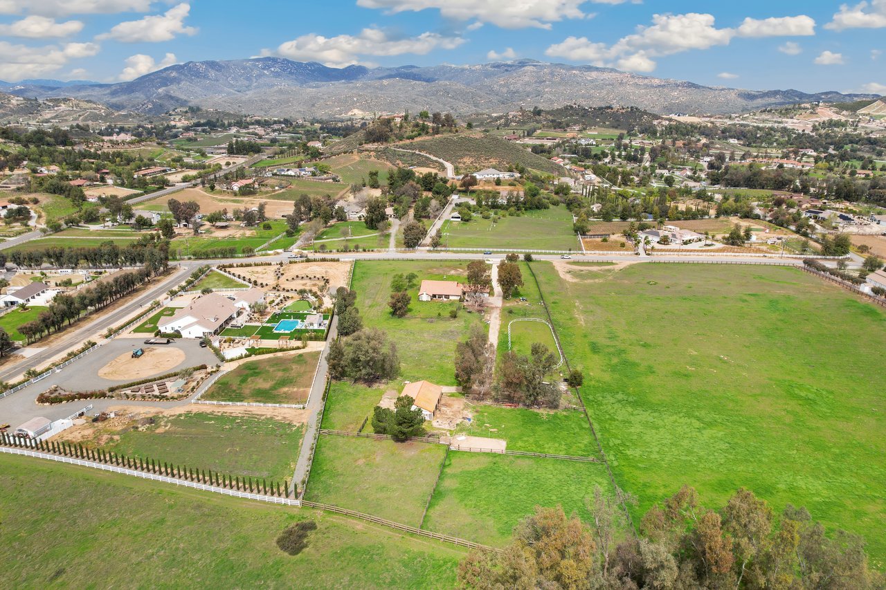 20425 Avenida Castilla