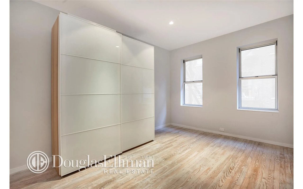 345 East 61st Street Unit: 3C