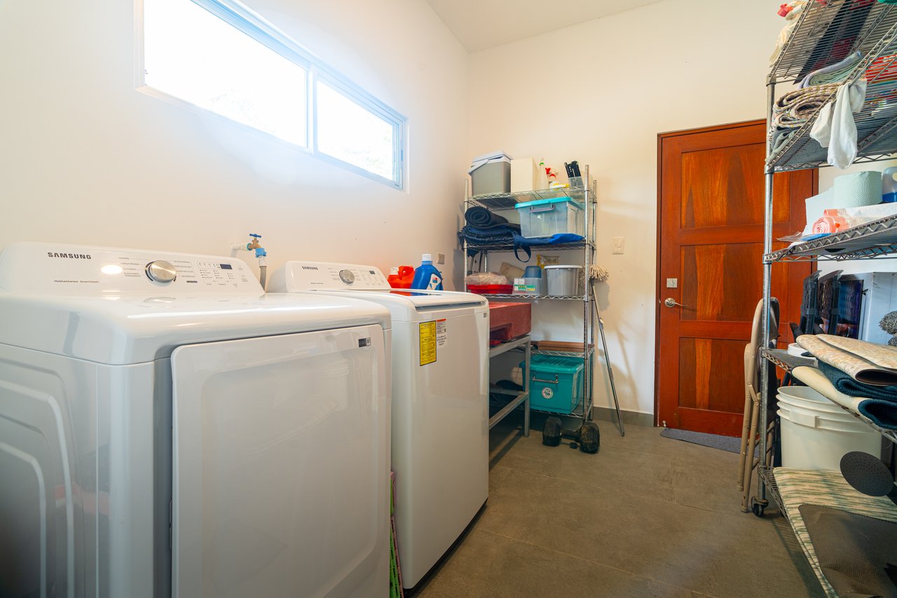 Brand New Home! Nature Lovers Escape by Uvita's Bamboo Forest and Swimming Holes