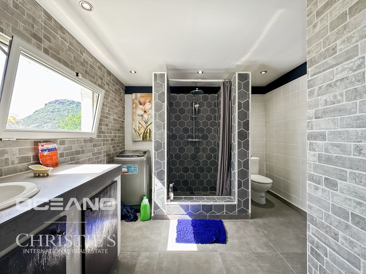 Investment Opportunity – 3-Bedroom Villa with Studio and Independent Unit