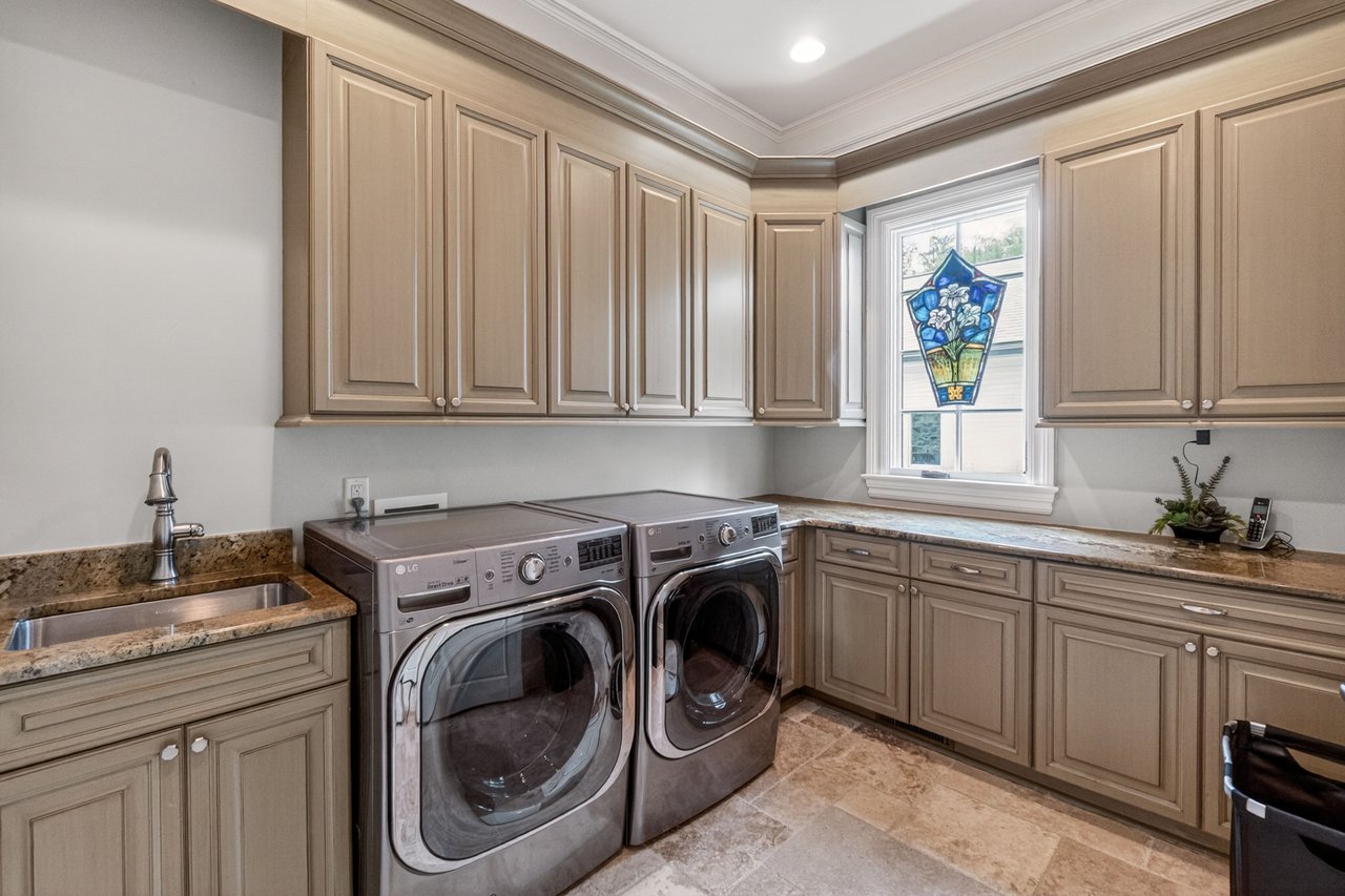 Private Exclusive Listing
