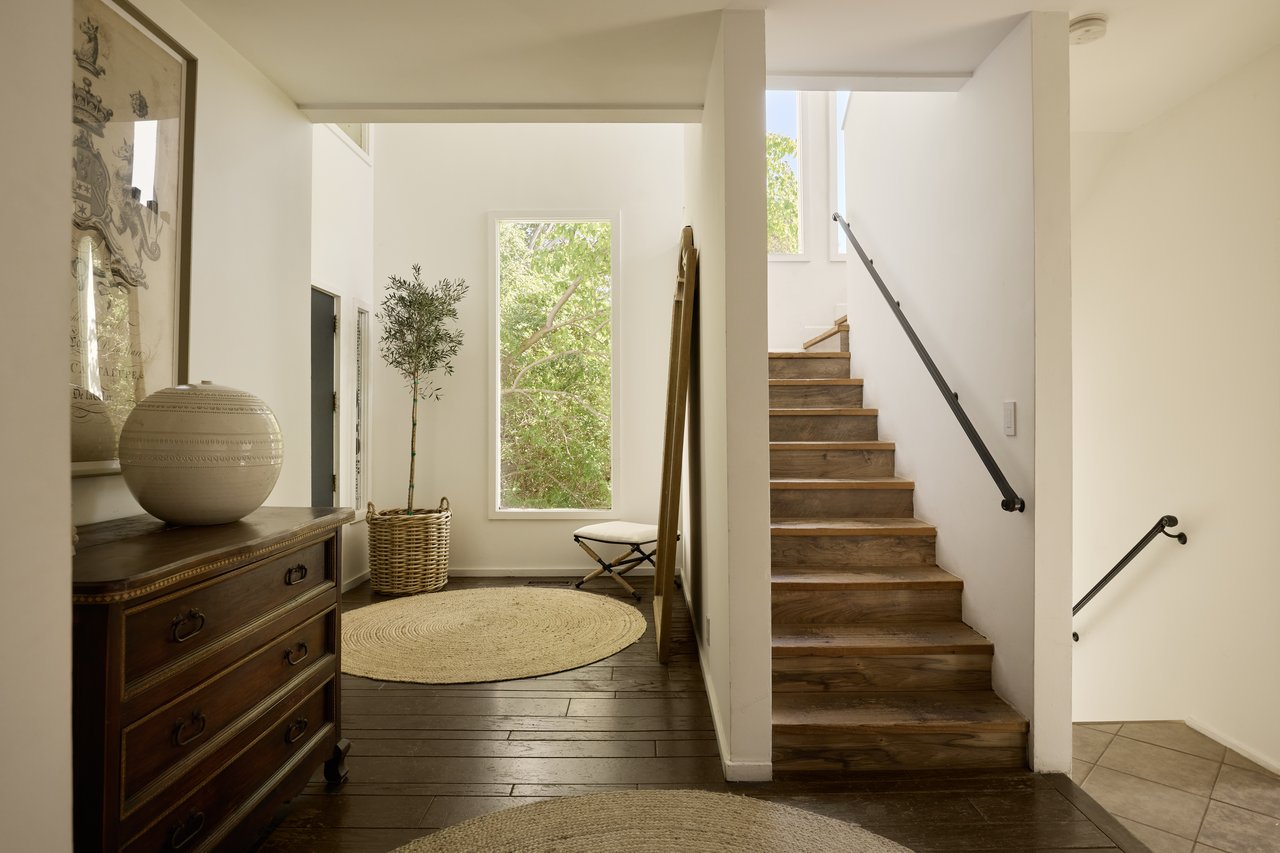 1583 Lindacrest Dr, Beverly Hills