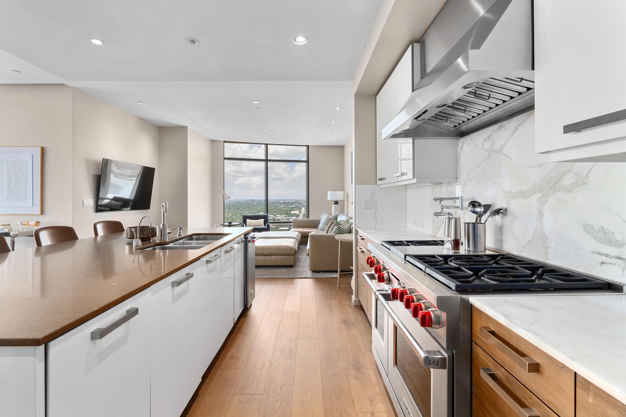 200 Congress Avenue #37H