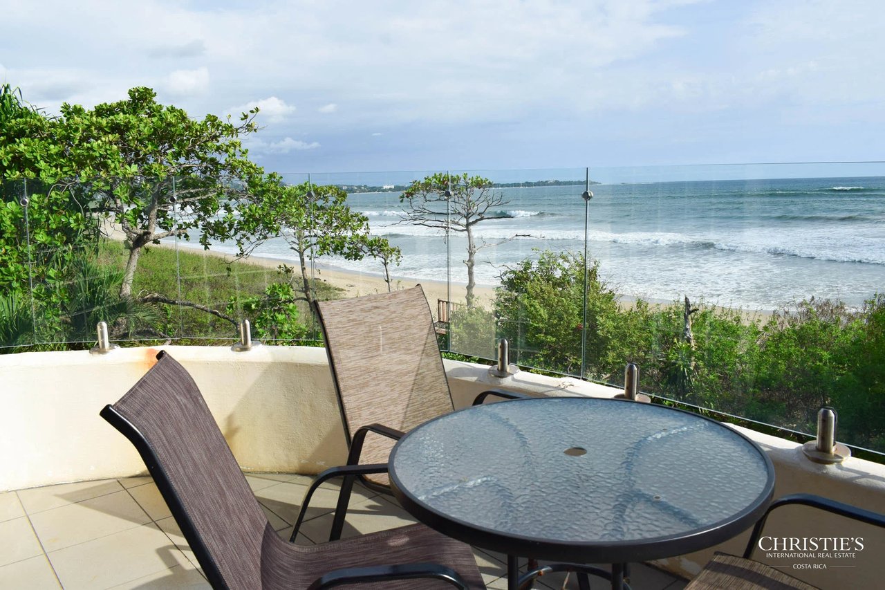 Hotel Las Tortugas - Legendary Beachfront Boutique Hotel
