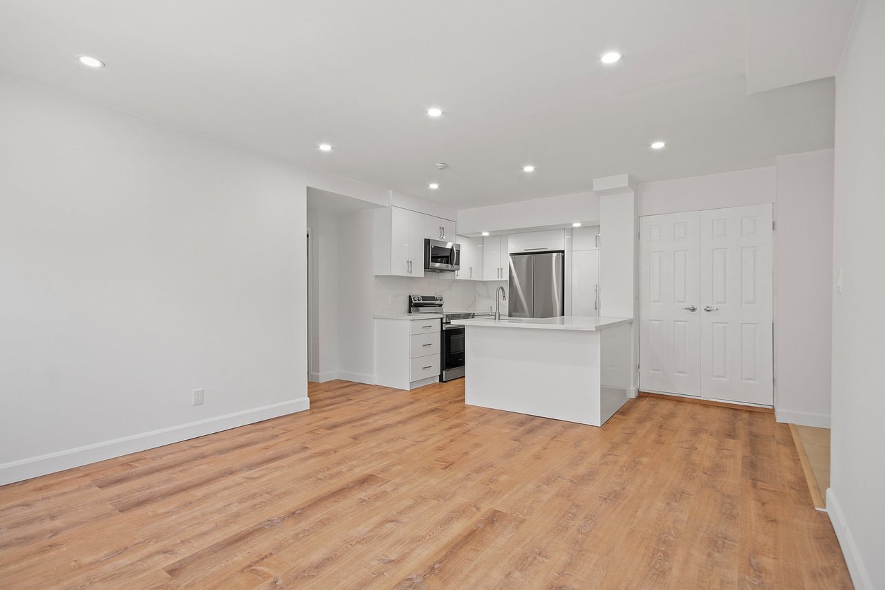 1328 Gerrard Street E Unit: 203