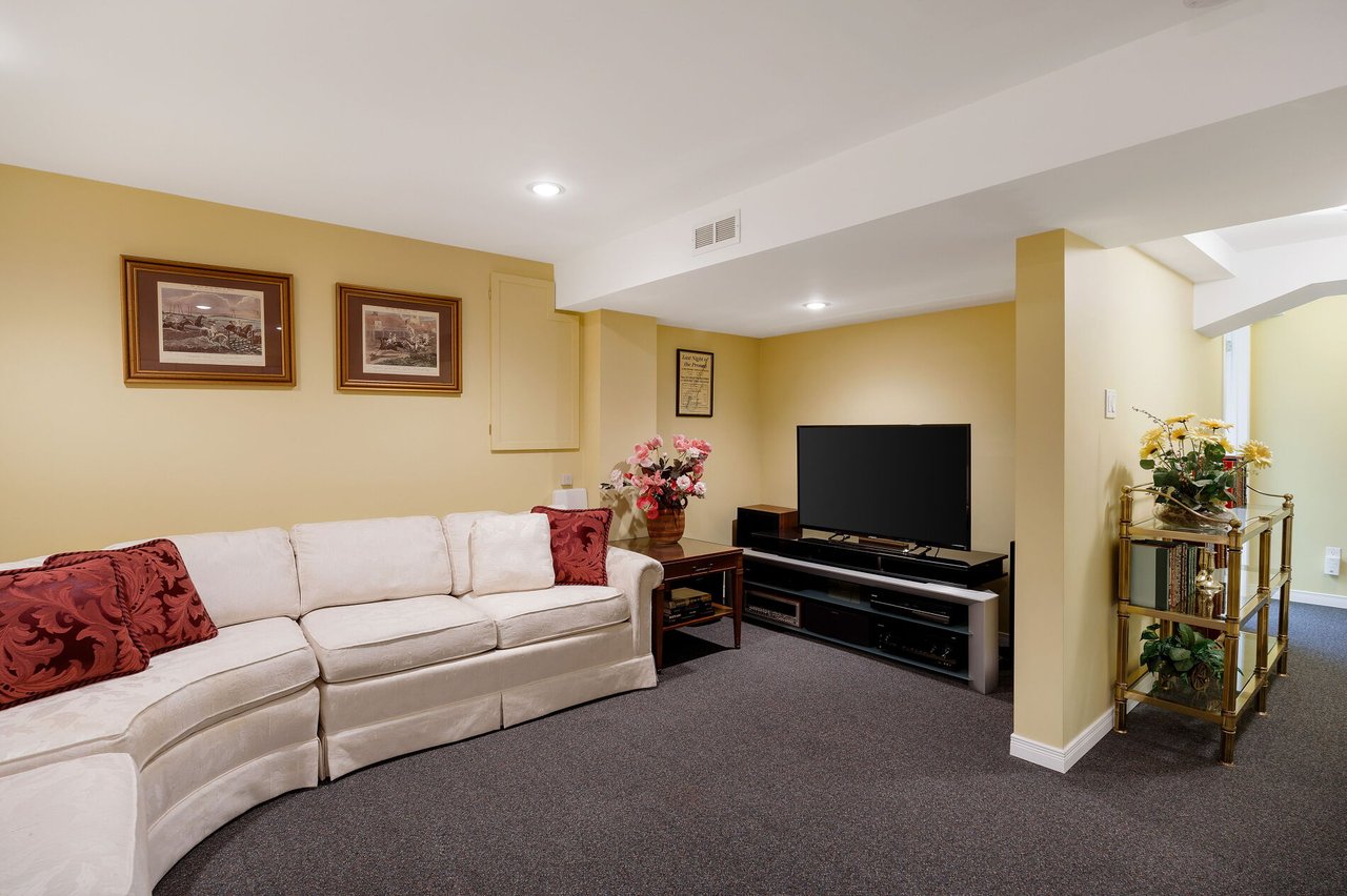 1415 Hazelton Boulevard 30