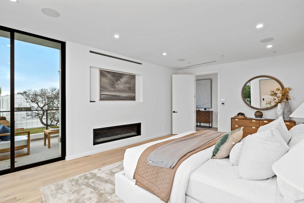 3041 Mountain View