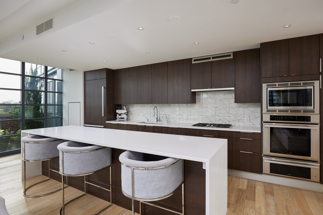 45 Sutton Square SW #306