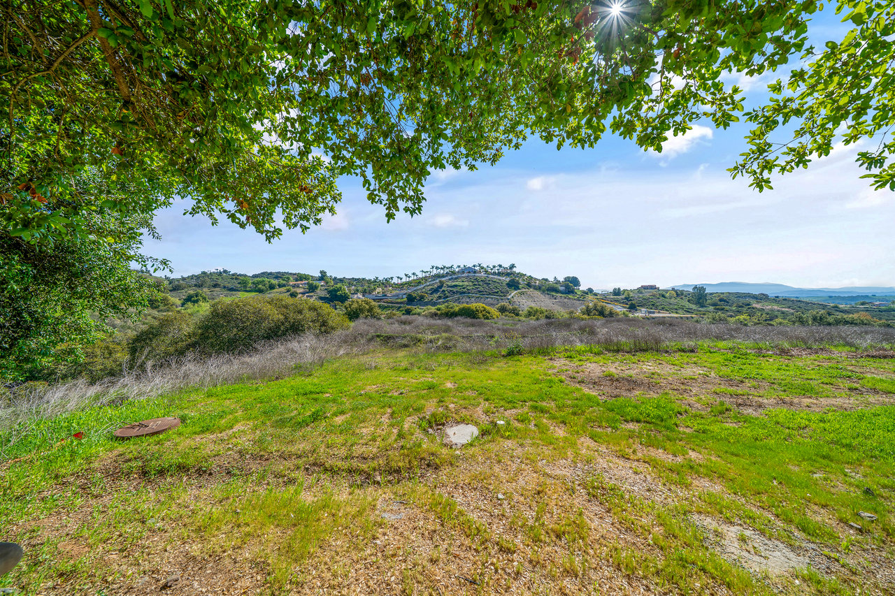 21128 Via Los Laureles