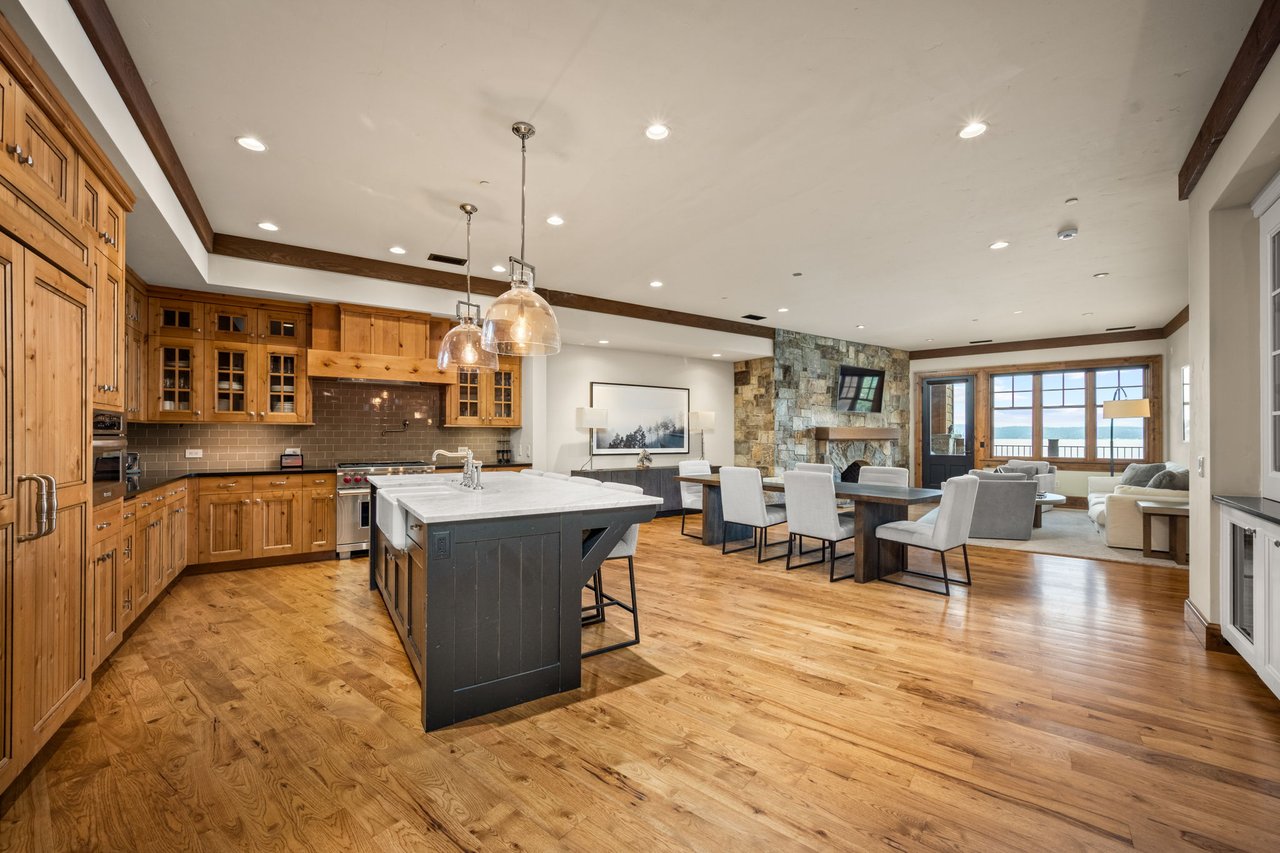 4757 S ARROW POINT DR #305, Harrison, ID 83833