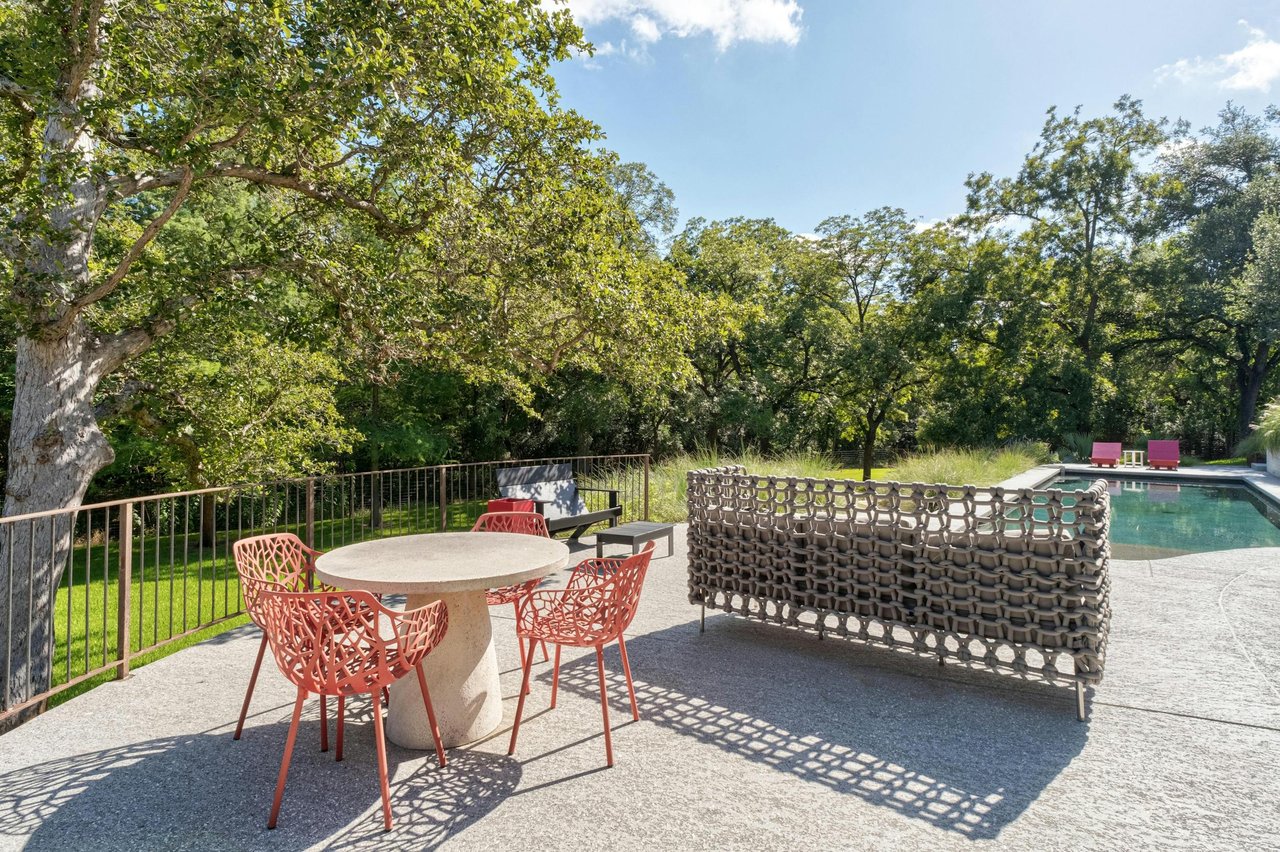 2212 River Hills Road