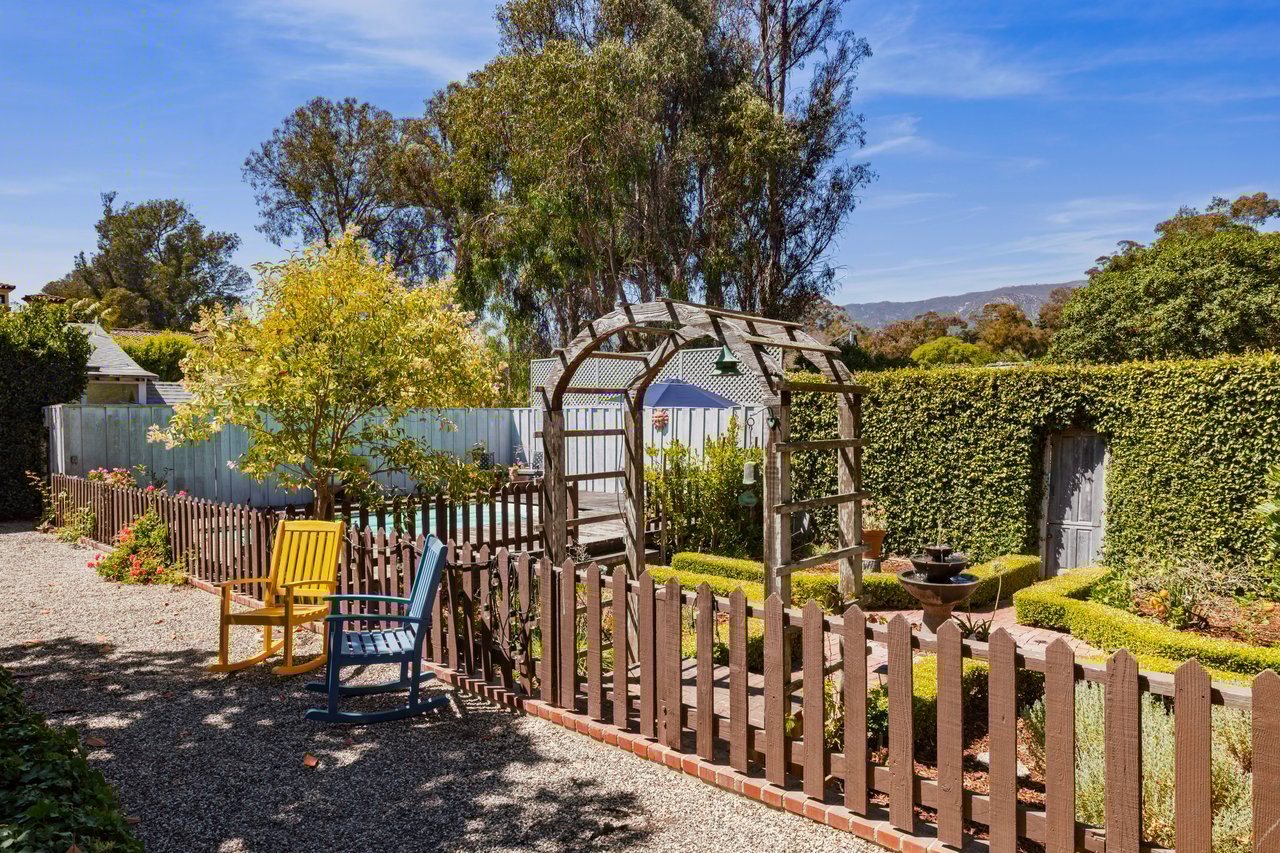 Four Bedroom Home Near Butterfly Beach