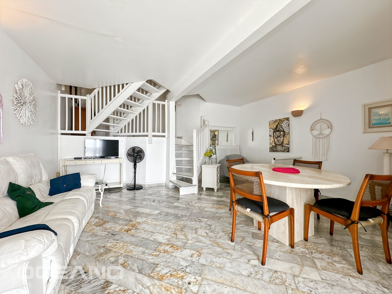 EXCLUSIVE : Sea View 2-Bedroom Apartment – IDOLEM Residence, Charm & Potential – IDOLEM Residence, Charm & Potential