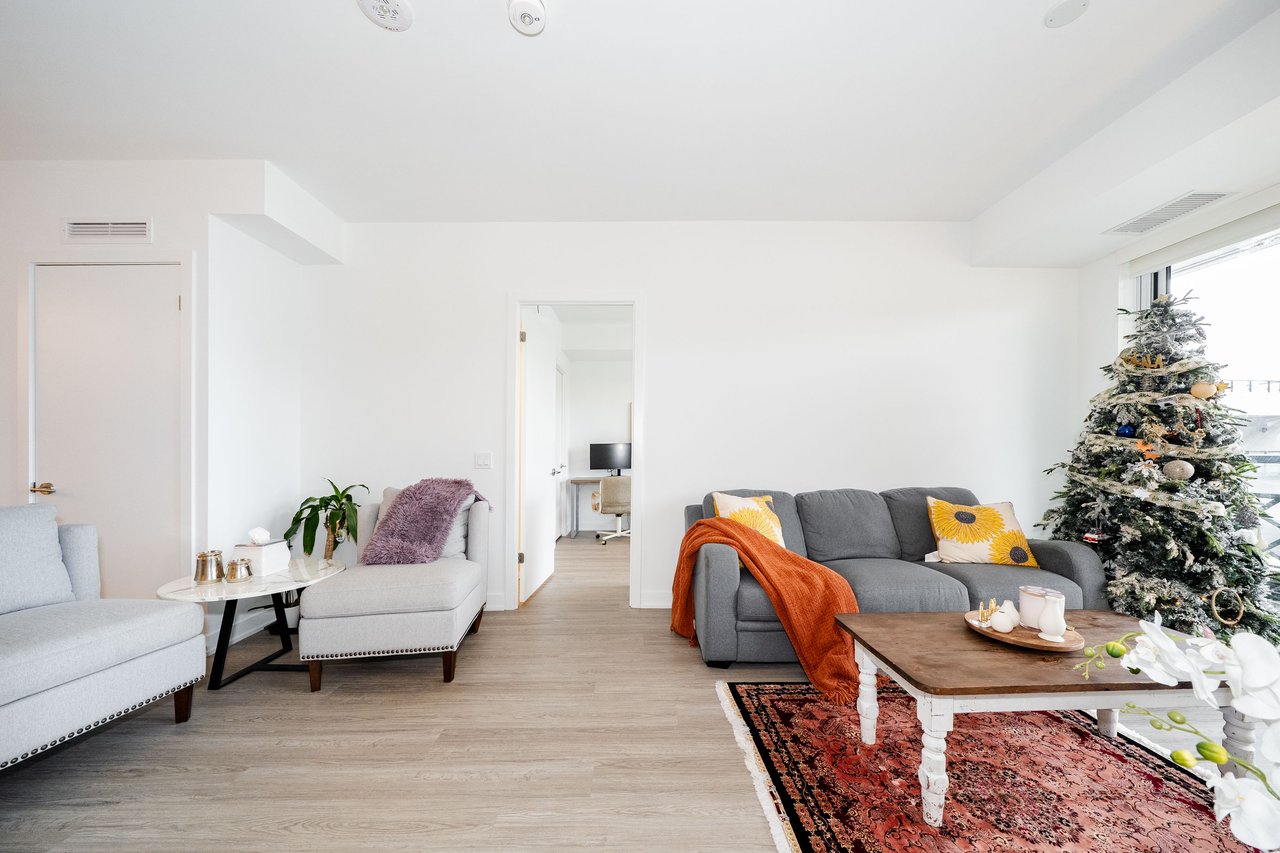 8188 Yonge Street, 235