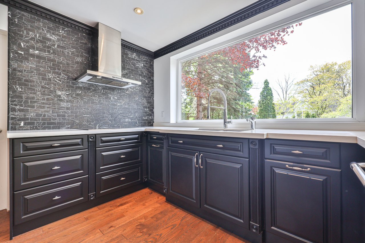 108 Whittington Place, Oakville