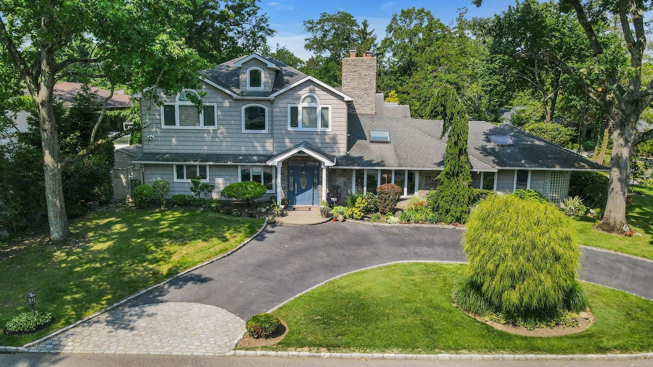 18 Regent Pl, Roslyn, New York, 11576
