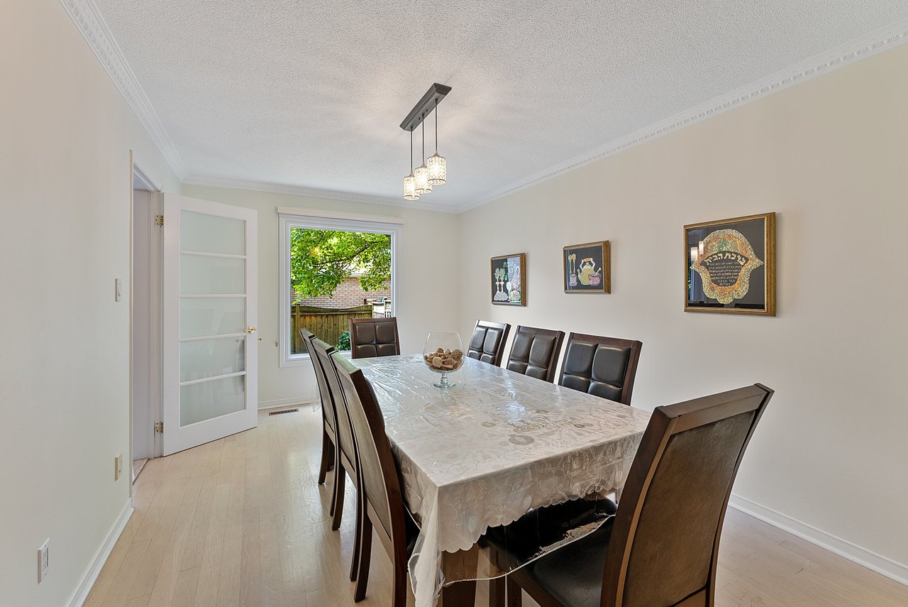 28 Thornway Ave