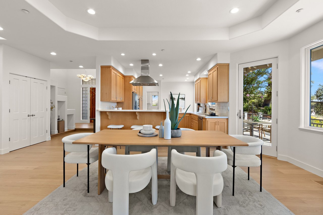 809 Mountain View Dr