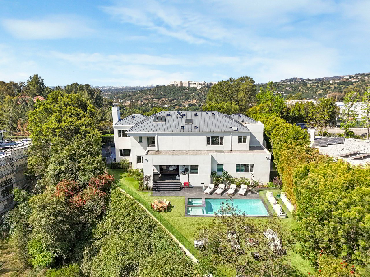 1116 Linda Flora Drive