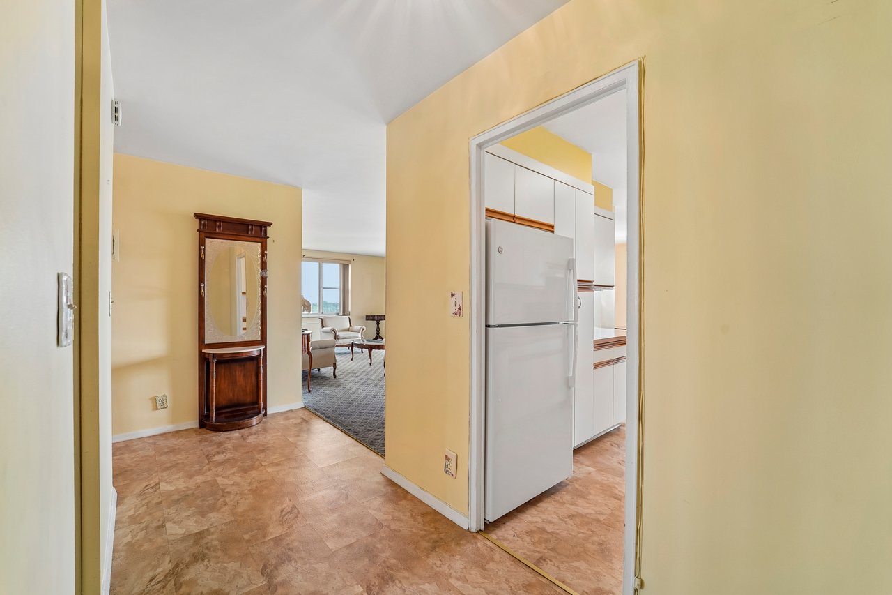 2000 Linwood Avenue 11A