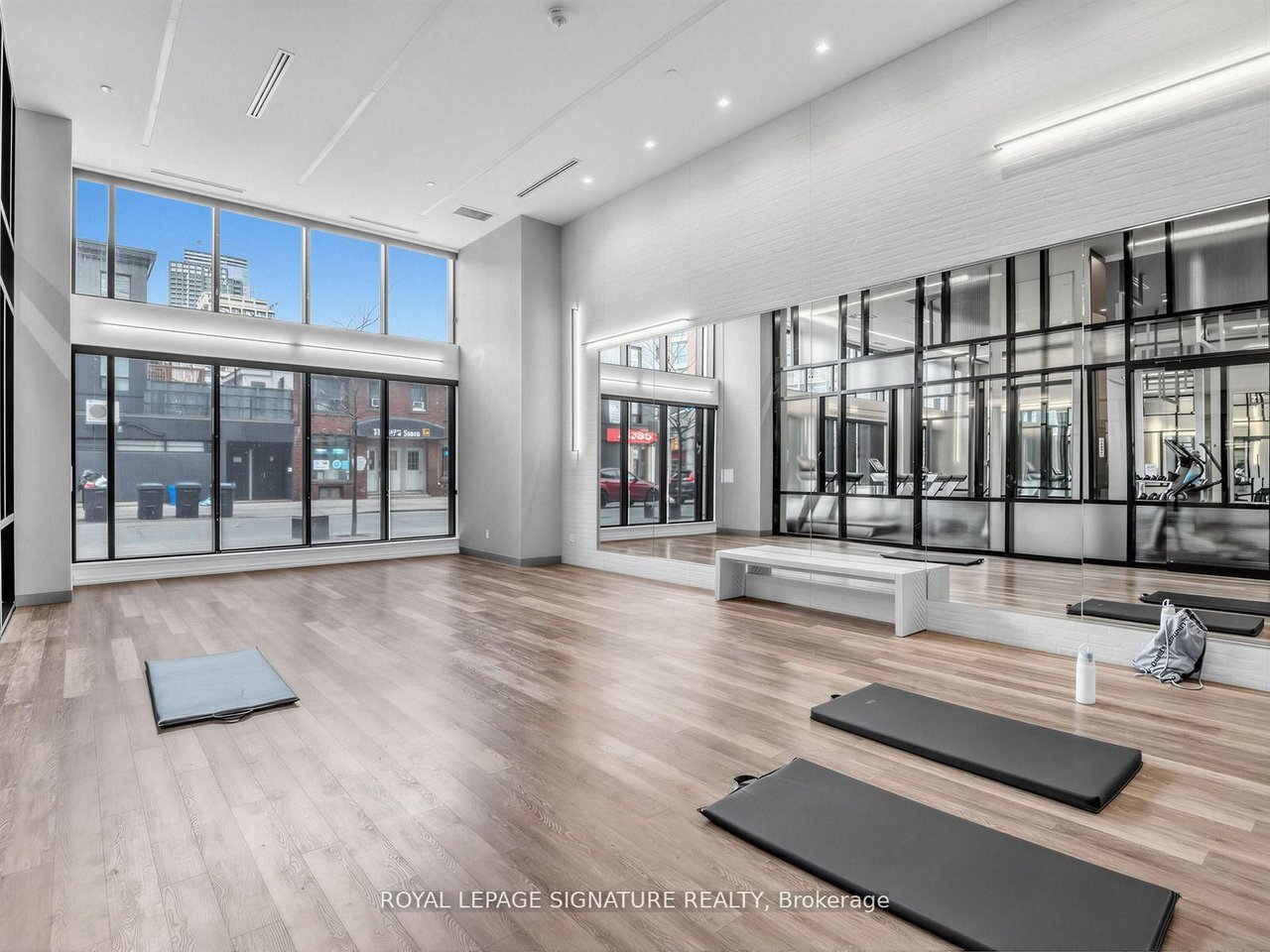 J. DAVIS HOUSE PENTHOUSE 