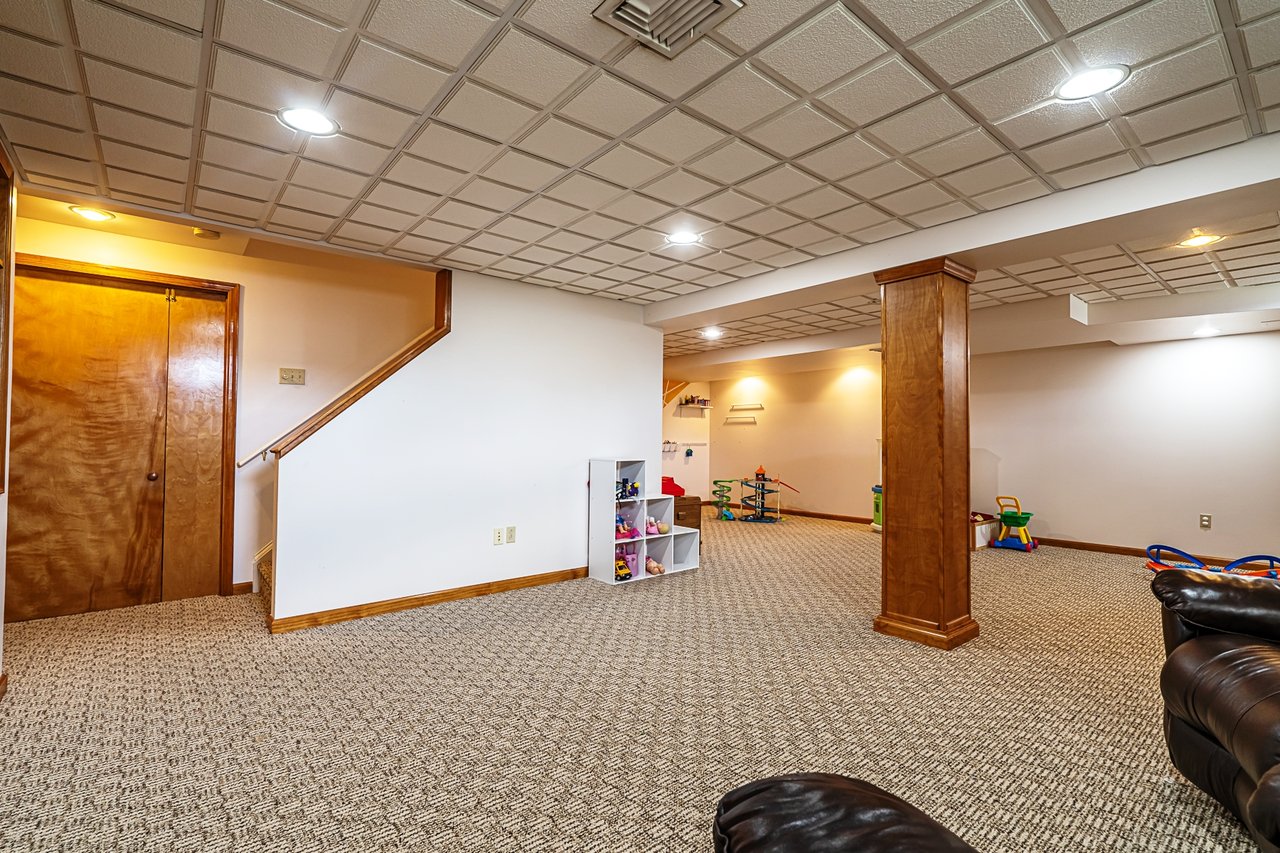 2321 Cross Creek Road
