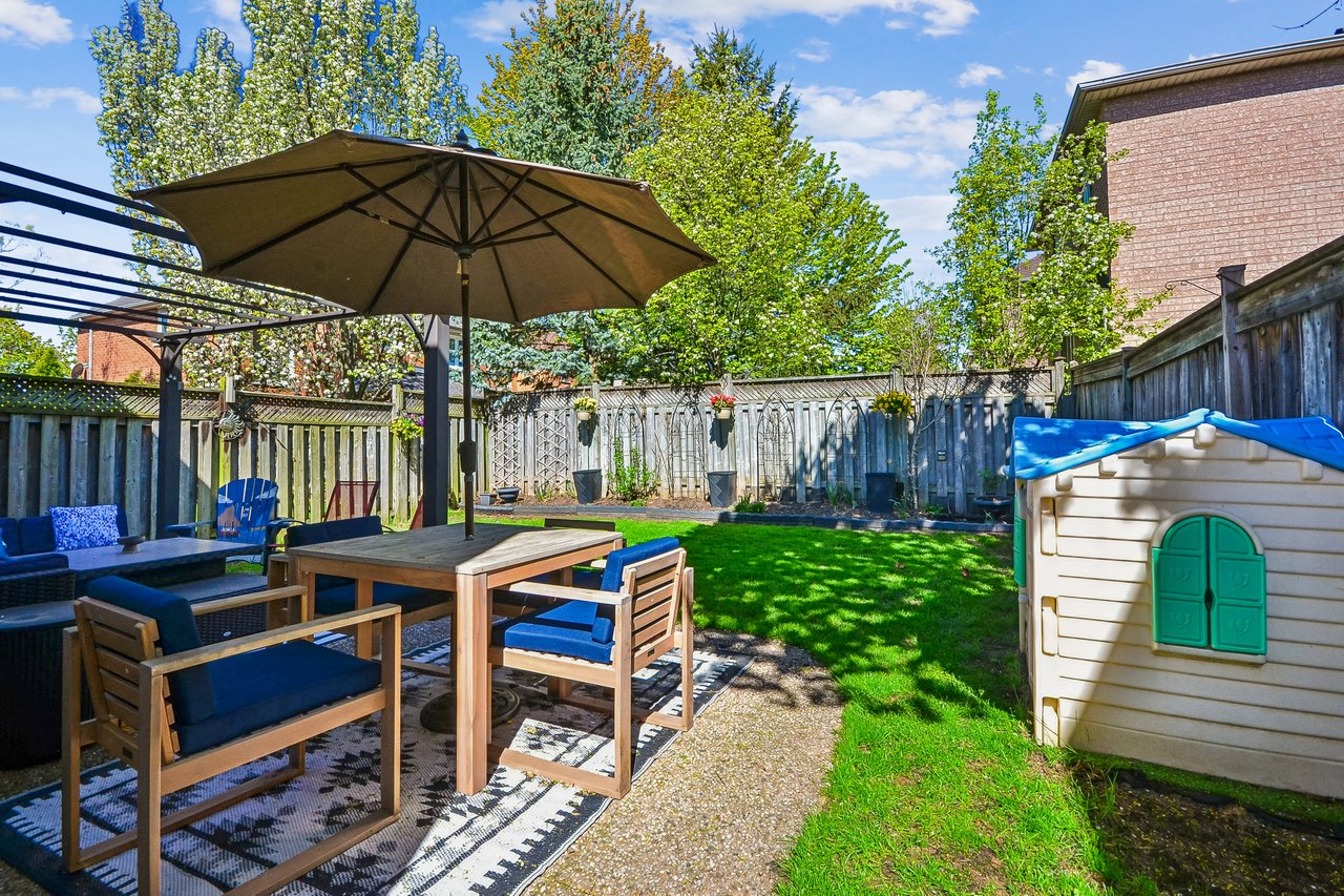 Spacious 3-Bedroom Detached Home in Westmount