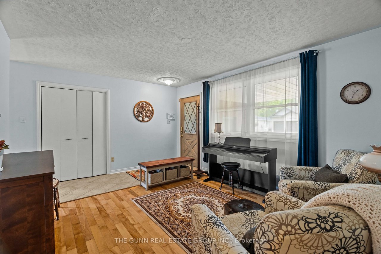 5 Locke Hts