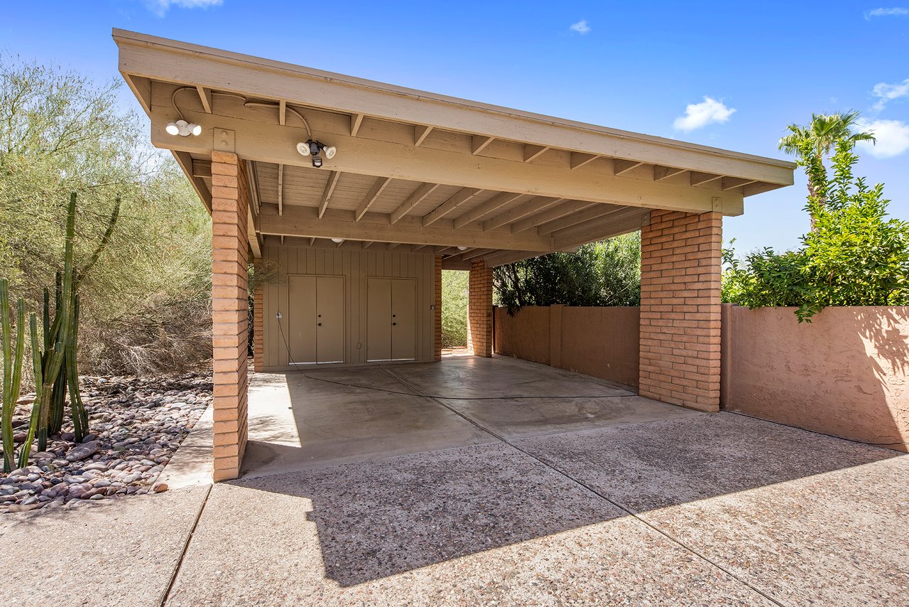 4737 E Valley Vista Lane