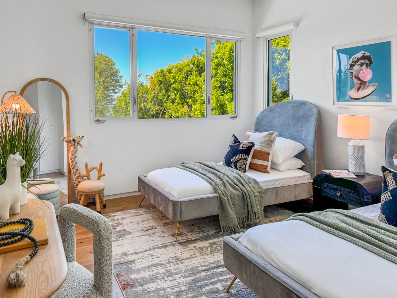 1116 Linda Flora Drive