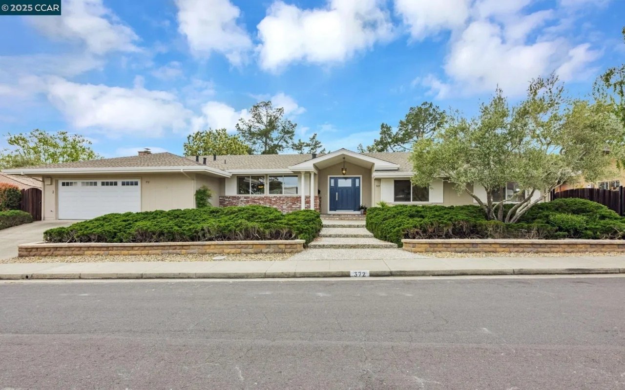 372 Birchwood Dr