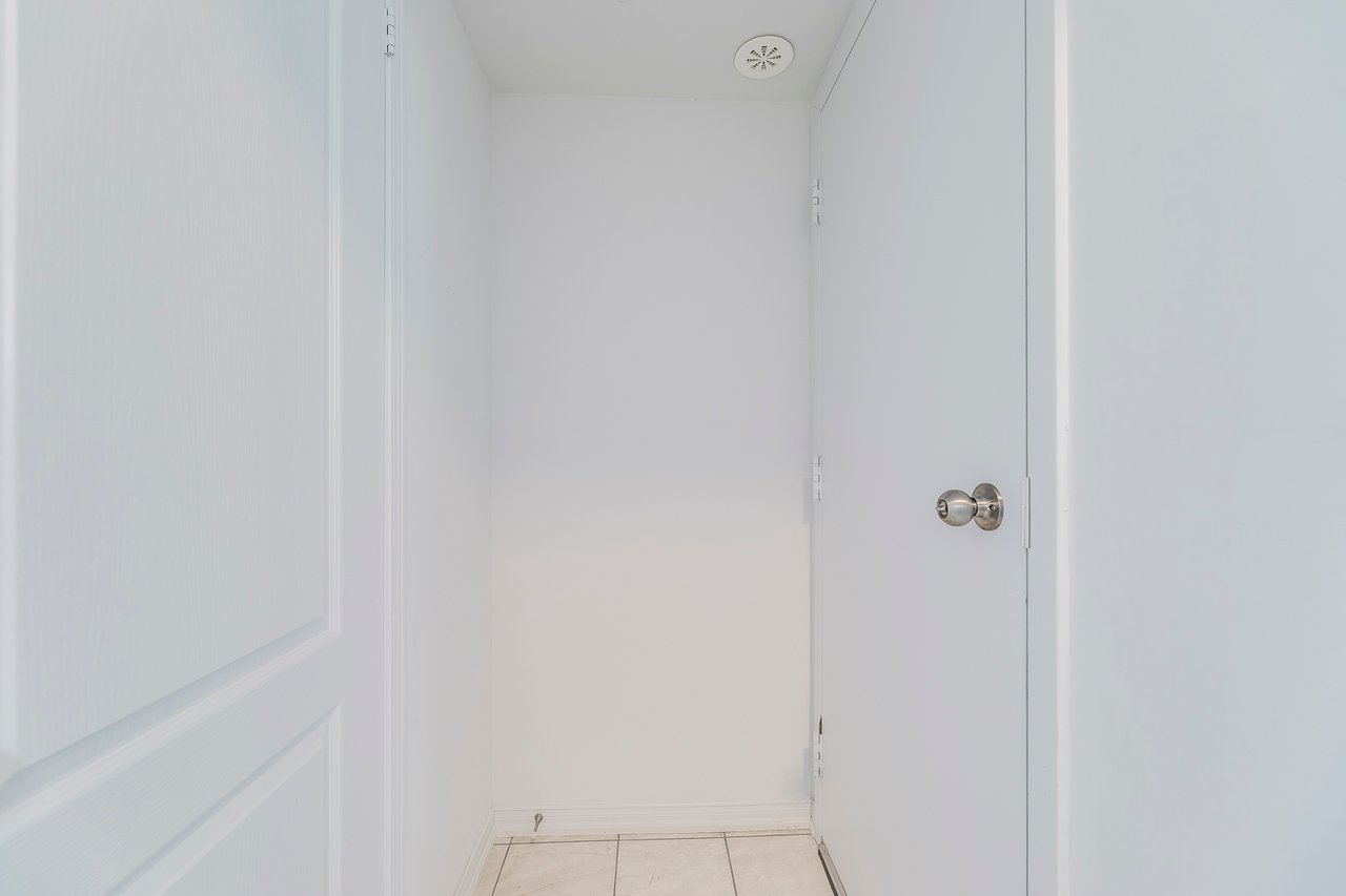 2504 Post Rd 17