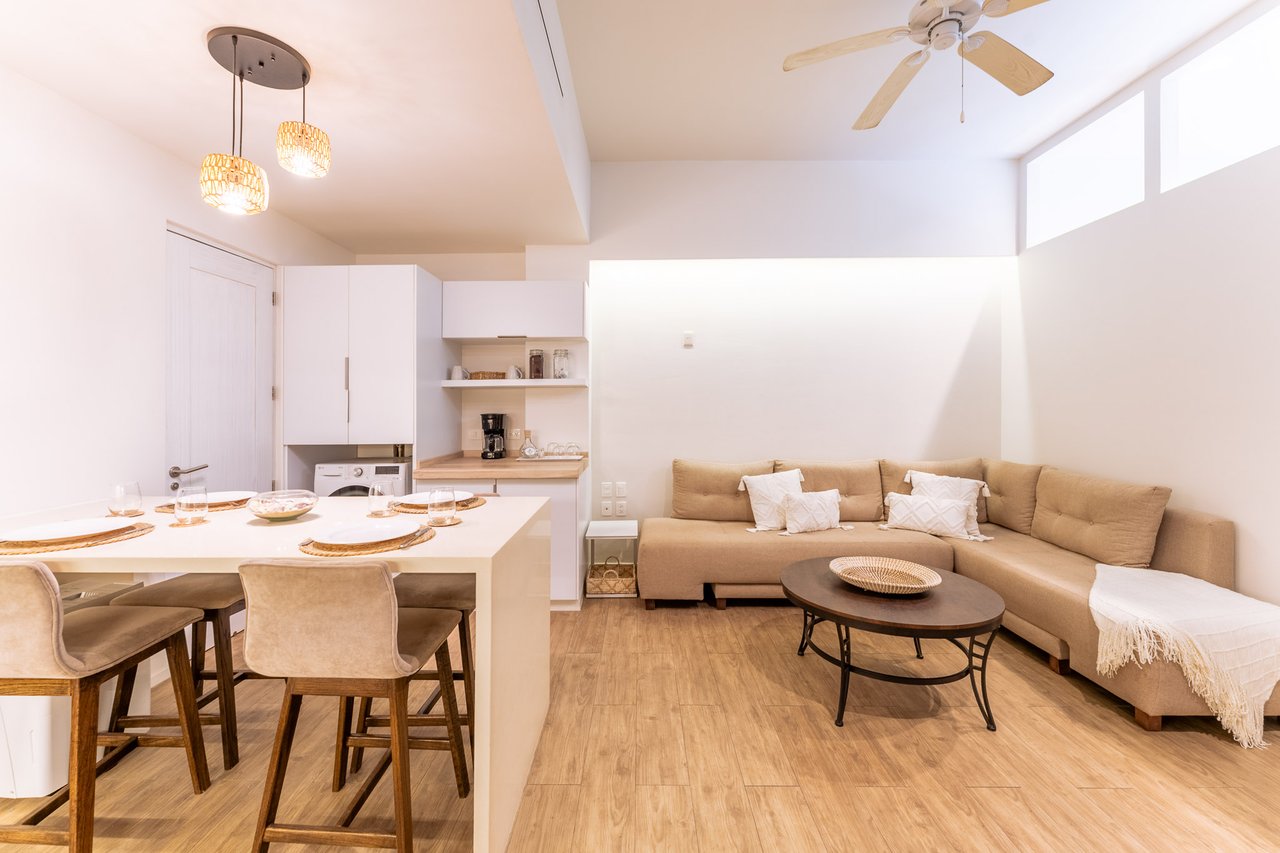 1 Bedroom, Condo, Mixie 103