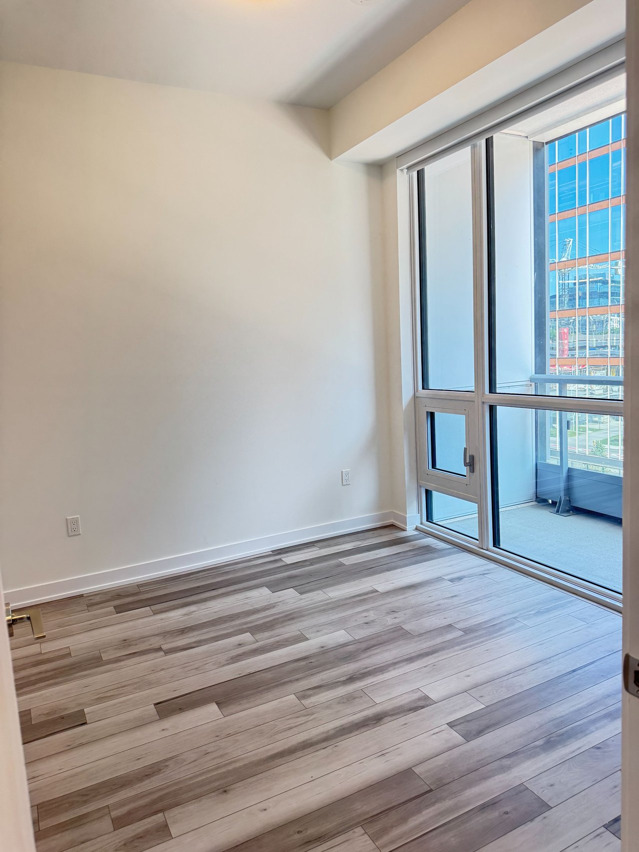 #520 - 15 Richardson Street, Toronto Unit: 520