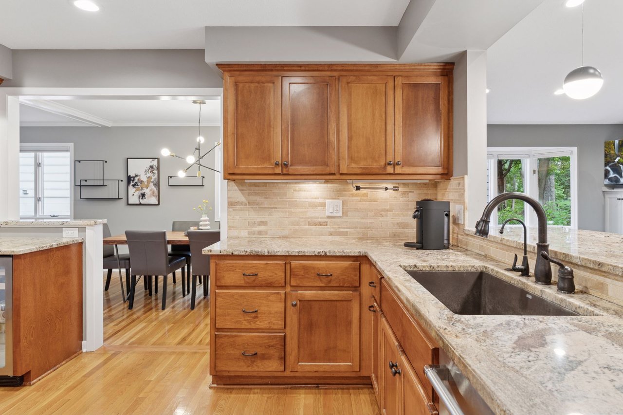 *PENDING* 4516 Vandervork Ave, Edina